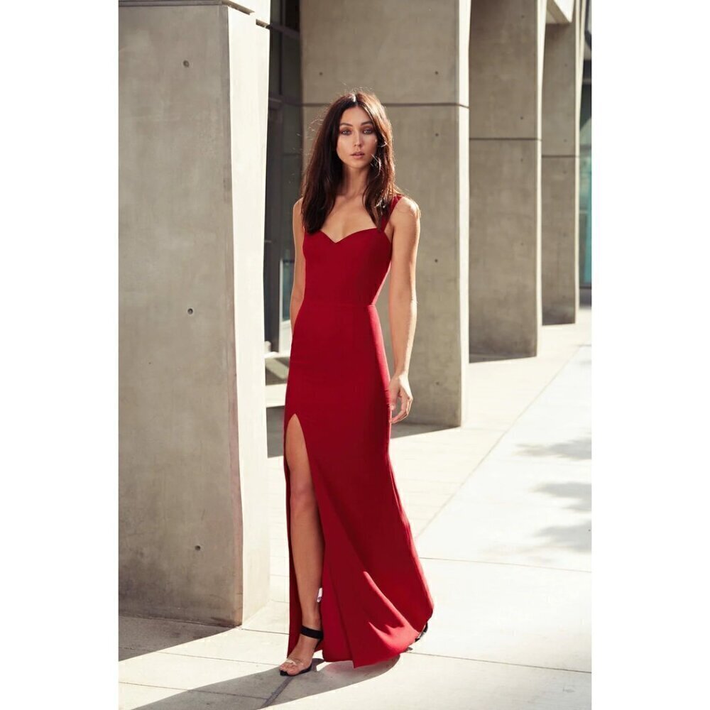 DRESS THE POPULATION Estella Gown in Garnet Size Medium